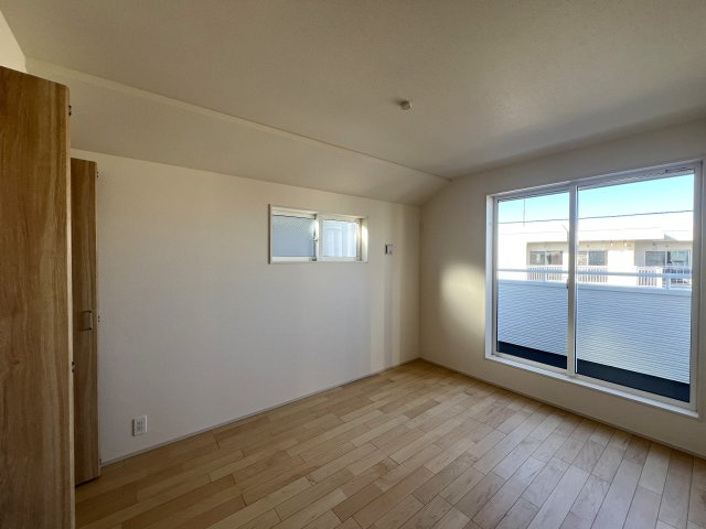 横浜と言ったら...山手！山手と言ったら...【中区本郷町】新築戸建の洋室|使い勝手のいい洋室です