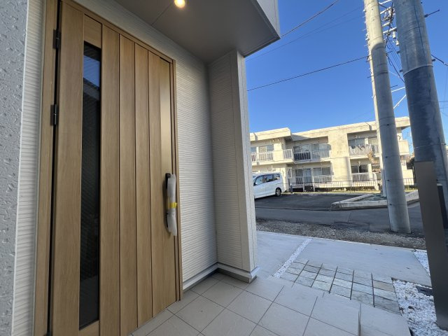 横浜と言ったら...山手！山手と言ったら...【中区本郷町】新築戸建の玄関|毎日通る玄関はこちらです