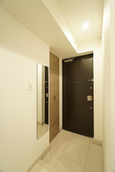 ザ・レジデンス・オブ・トーキョーＨ２０　サウスタワーの玄関