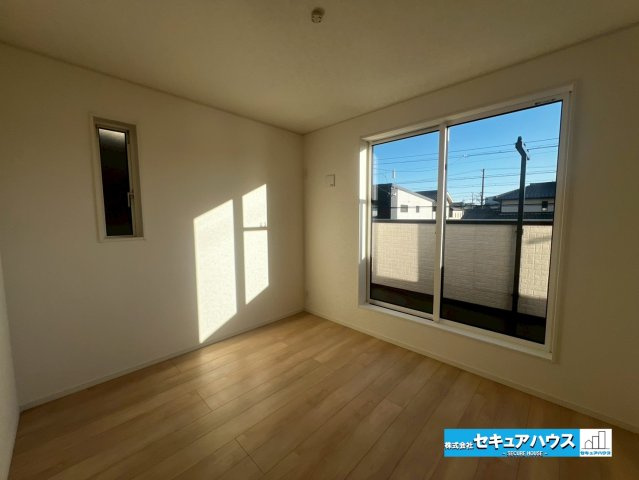 【今からご案内可能】東海市荒尾町曽山　全2棟の洋室|【洋室】
◆お子様のお部屋や主寝室、来客時の宿泊室、趣味のお部屋としてもご利用いただけます♪