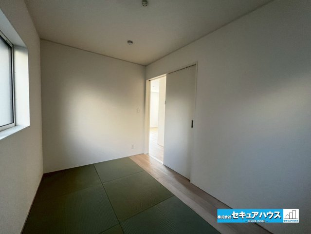 【今からご案内可能】東海市荒尾町曽山　全2棟の和室|【和室】
◆1階にある和室は階段の上り下りが不要なお部屋になるため老後にも役立つお部屋です♪