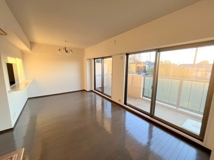 エステ・コート北柏参番館の居間・リビング|リビング