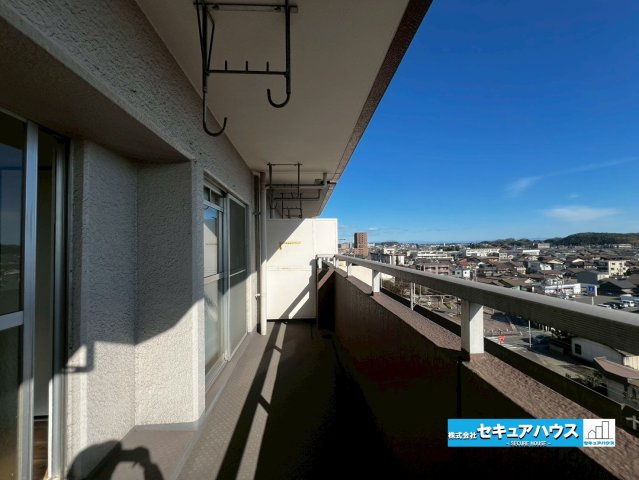 横須賀西住宅のバルコニー|【バルコニー】
♦陽当たり良好なバルコニーで、洗濯物もすぐに乾きます♪