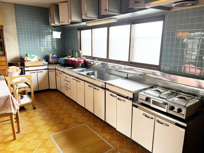 【キッチン】 | 小樽市銭函1丁目 土地南向き300坪 | ダイニングキッチンも広々12帖♪