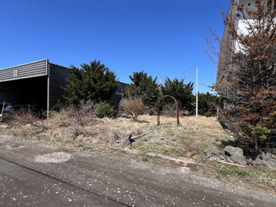 【駐車場】 | 小樽市銭函1丁目 土地南向き300坪 | 建物横の駐車スペース♪造作すれば複数台駐車可能です♪