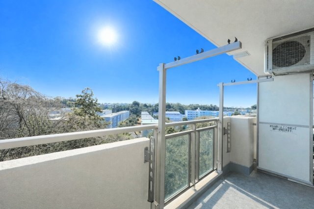 【バルコニー】 | サザンヒルズ竹山 | ◆日当たり良好なバルコニー！毎日のお洗濯にも嬉しいですね！