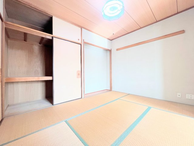 【和室】 | サザンヒルズ竹山 | ◆子育て世代のスタッフもいますので、お客様目線での物件選び、ご提案が可能です。お問い合わせいただきました物件以外も多数ご紹介させていただきます。

