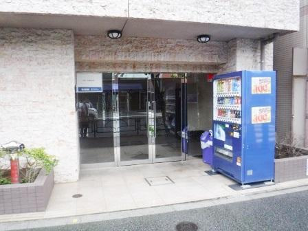 ステージファースト本駒込のエントランス