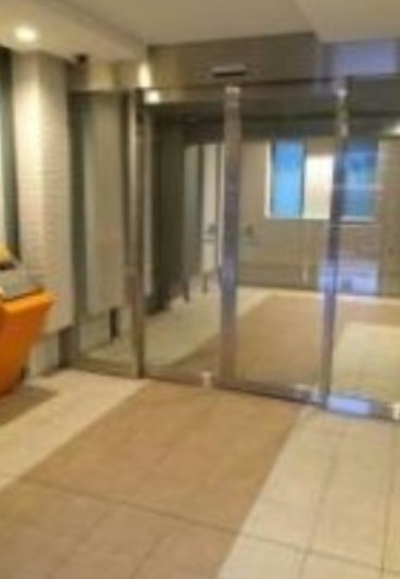 スプレスター上野根岸のエントランス