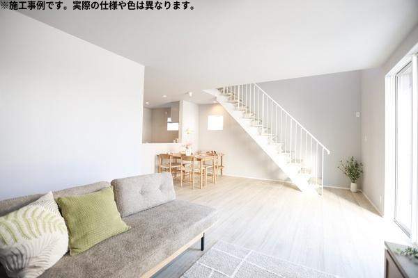 須賀2丁目W新築の居間・リビング|※施工事例写真です。実際の仕様や色は異なります。