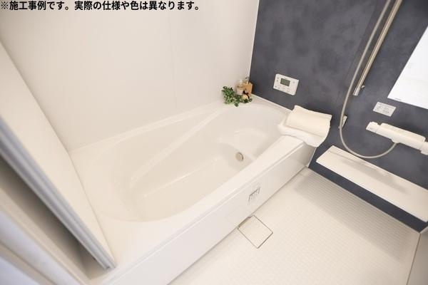 須賀2丁目W新築の浴室|※施工事例写真です。実際の仕様や色は異なります。