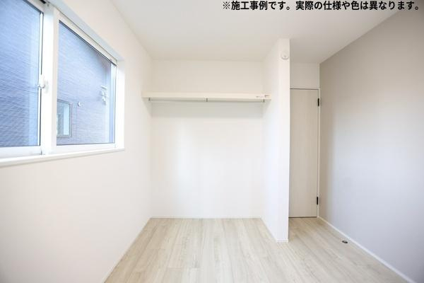 須賀2丁目W新築の洋室|※施工事例写真です。実際の仕様や色は異なります。