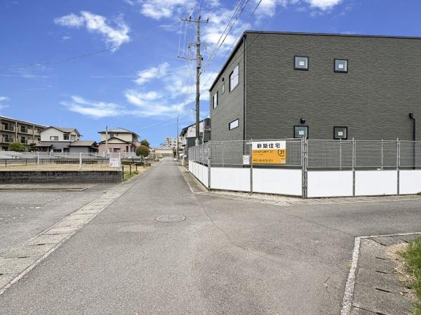 須賀2丁目W新築の前面道路含む現地写真|現地工事中写真
