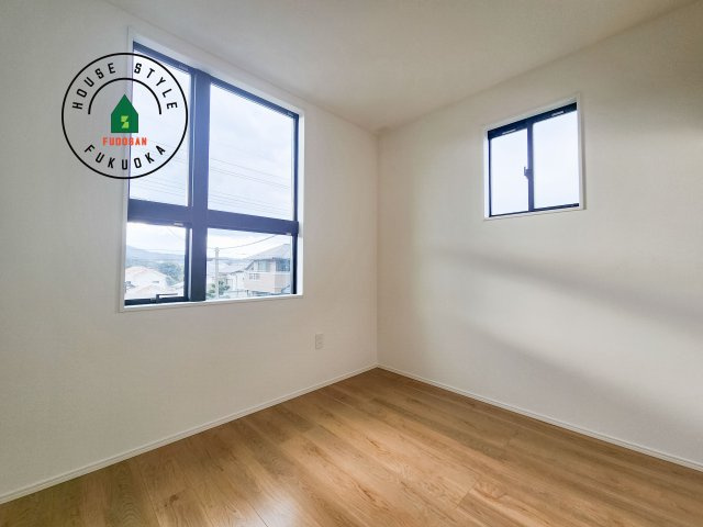 大野城市南ヶ丘5丁目第5-2棟（1号棟）の子供部屋|柔らかい陽光が差し込む明るいお部屋を演出する設計。彩光の取れる窓が気持ちの良いお部屋を創り上げます。