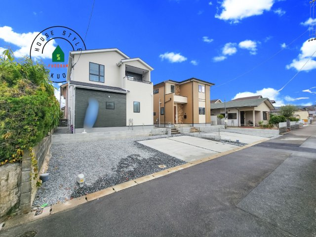 大野城市南ヶ丘5丁目第5-2棟（2号棟）の前面道路含む現地写真|見学の時間などお気軽にお問い合わせ下さい。