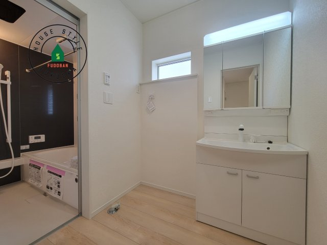 春日市一の谷1丁目第8-4棟（2号棟）の内観：施工例|脱衣所、洗面所は小さなプライベートスペース。歯磨き、洗顔と毎日施す個人空間。