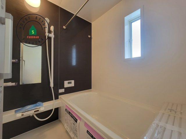 春日市一の谷1丁目第8-4棟（2号棟）の内観：施工例|浴室は一日の疲れを癒す場所だから、家族みんながゆったりできる快適設計。追い炊き機能付きオートバス。安定した温度で、いつでも快適に入浴できます。