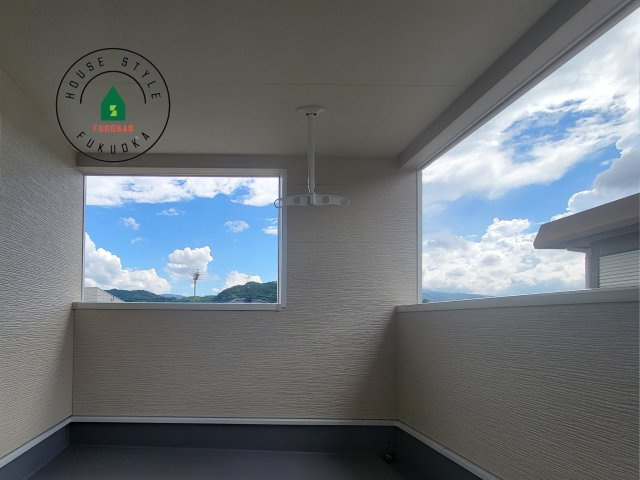 春日市一の谷1丁目第8-4棟（2号棟）の外観：施工例|バルコニーに自分のこだわりをもたせる。120％自由自在のバルコニー。もちろんお洗濯物を干す、ゴミを一時保管するなどもおまかせください。バルコニーを多目的スペースとして考えてみましょう。