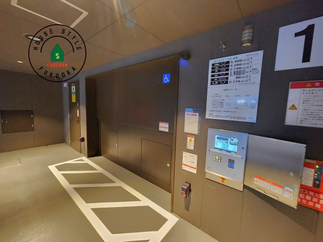 グランドメゾン福岡The Central Luxeの駐車場|防犯面でも安心してお車をご利用いただけます。