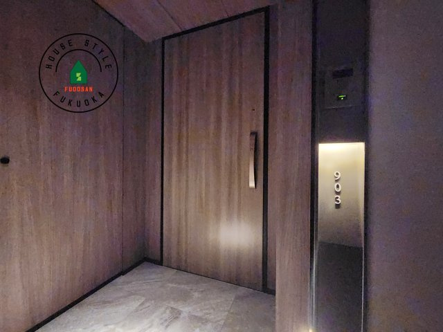 グランドメゾン福岡The Central Luxeの玄関|きれいに整えられた外玄関で、住まいの第一印象も良好です。