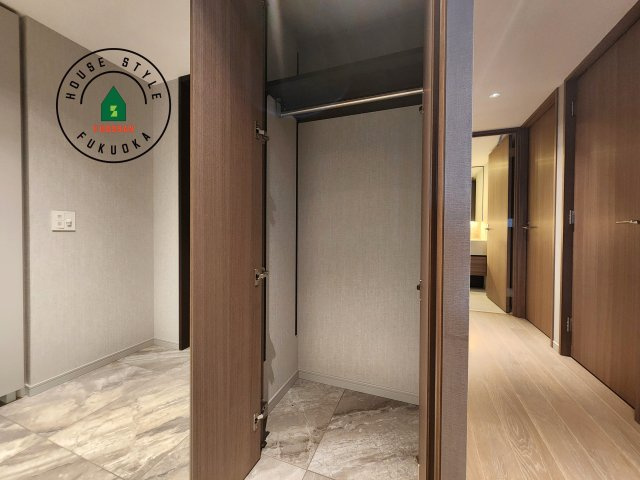 グランドメゾン福岡The Central Luxeの収納|玄関収納