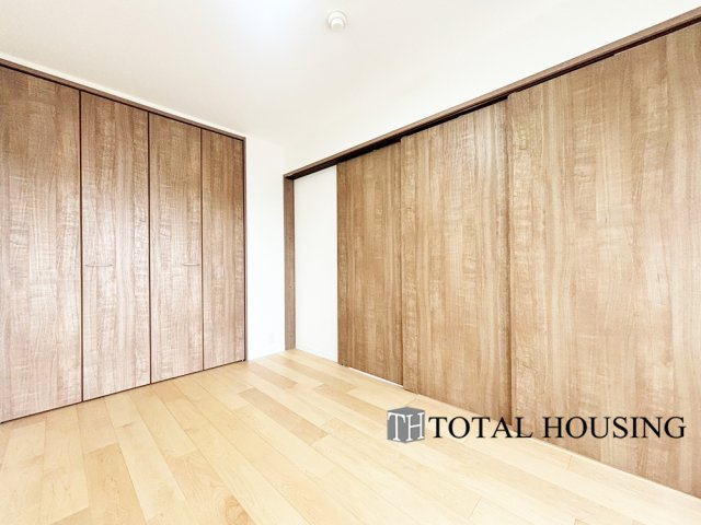 【洋室】 | 南郷シティハウスⅡ | 洋室　約6.0帖　リビングに接しているお部屋。間仕切りを開放すれば広々リビングとしてもご利用頂けます。