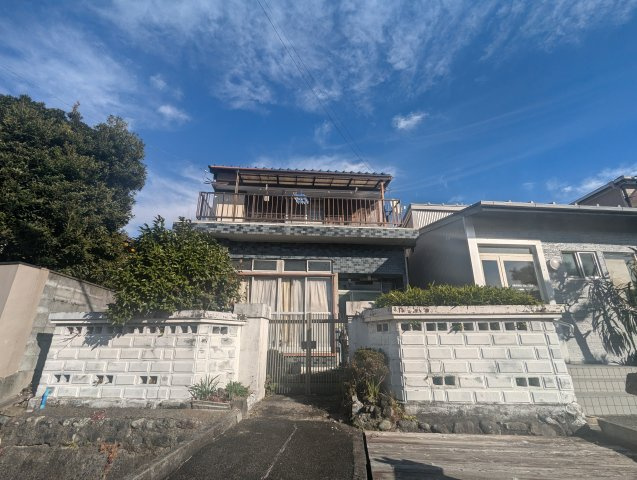 売中古戸建　富士市岩淵の外観|小・中学校まで徒歩10分圏内です。通学も安心ですね。