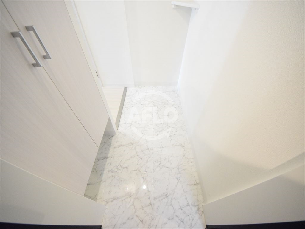 ファーストフィオーレ本町イーストの玄関|ファーストフィオーレ本町イースト　玄関