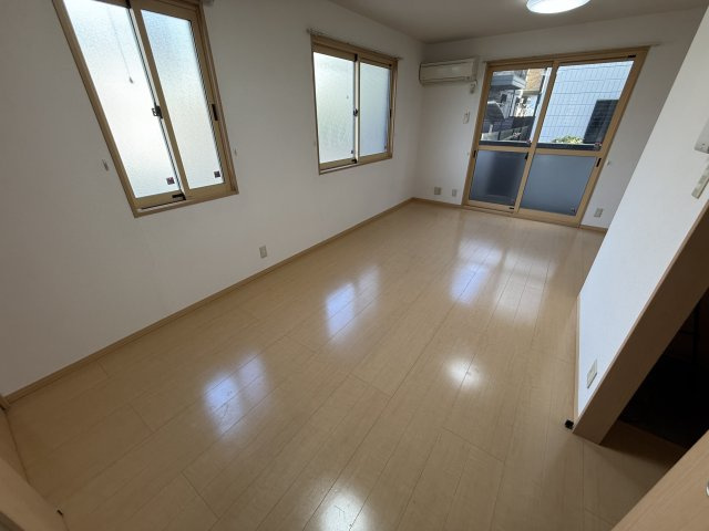 アペルトコートAの居間・リビング