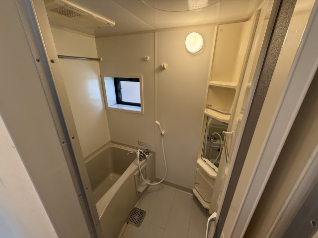 アペルトコートAの浴室