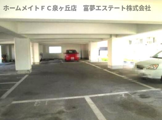 シャルマン徳川の駐車場