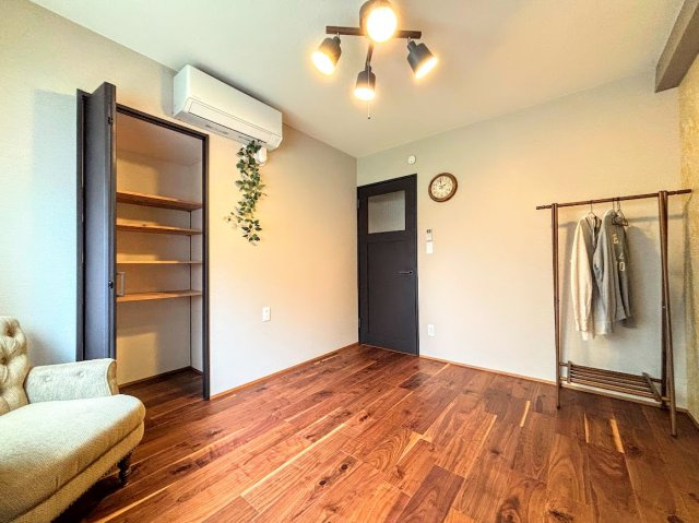 シャンボール戸塚の収納|◆暮らし心地を大きく左右する収納を、適材適所に配置し使い勝手を考慮しました。空間を余すところなく有効利用した収納は生活空間をより上質なものにしてくれるでしょう。

