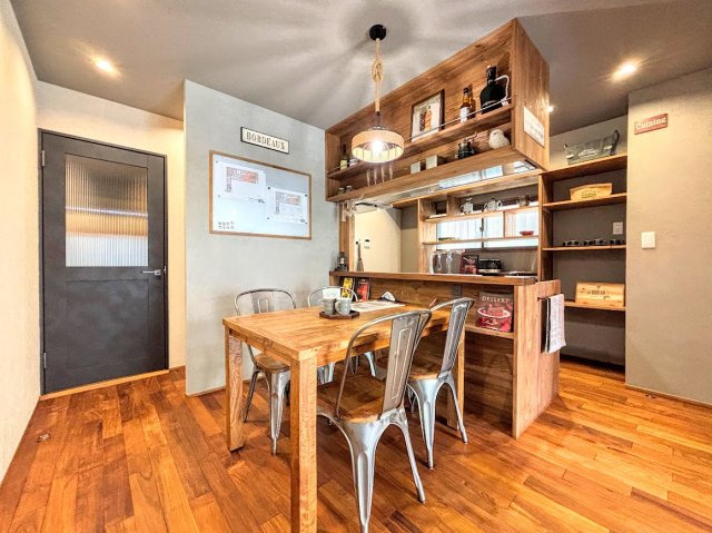 シャンボール戸塚のキッチン|◆長い時間滞在するキッチンだからこそ、食事の準備を楽しい時間に、忙しい時でもスムーズに無駄なく作業できる、お手入れも簡単にできるなど、毎日を楽しくするキッチンスペースに仕上げました。