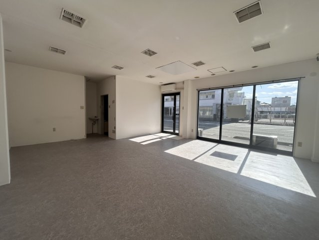 扇町ビル　1Fのロビー