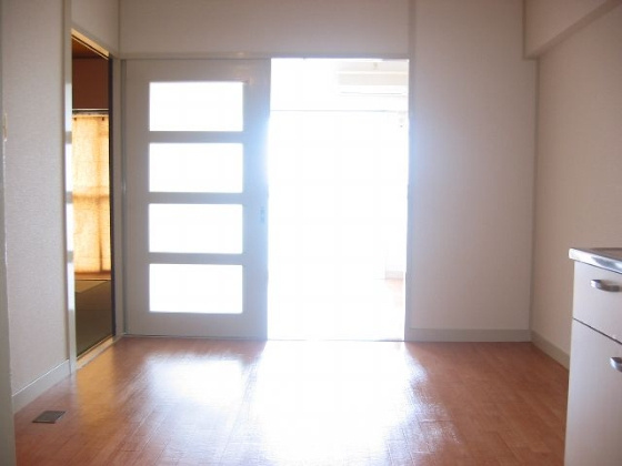 バッハレジデンス芦屋ウエスト（オーティーハイツ東灘）の居間・リビング