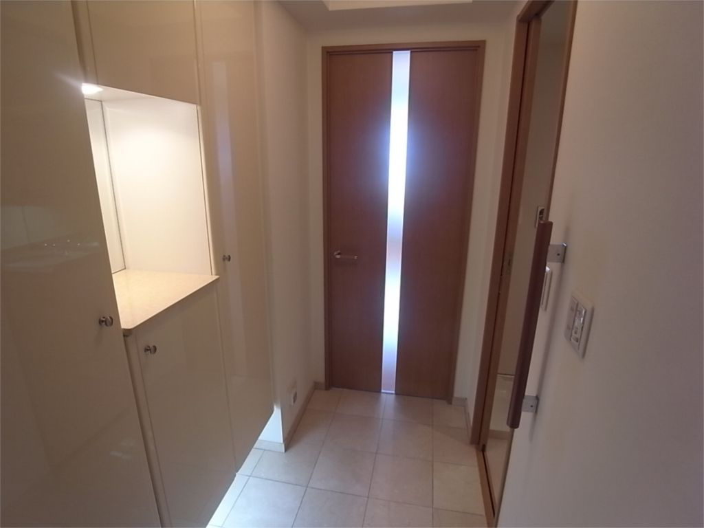 アパタワーズ神戸三宮の玄関