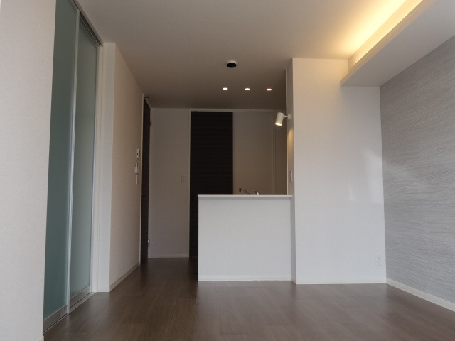 ザ　フジイ　ガーデンCの居間・リビング