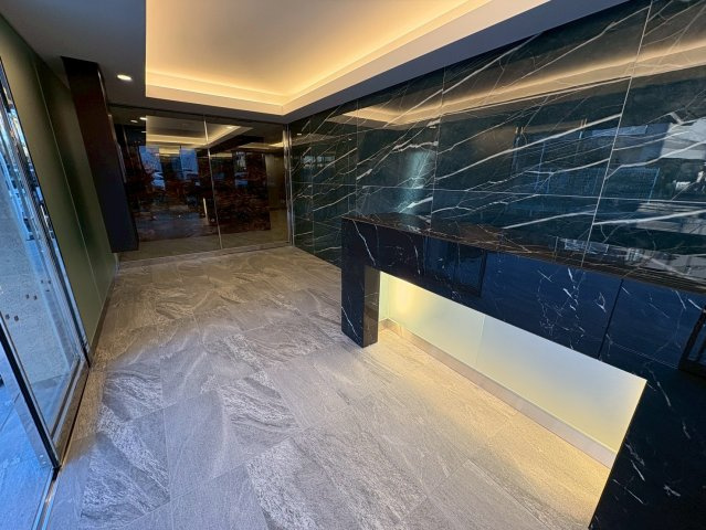 Alivis本八幡のロビー