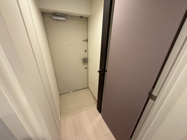 Alivis本八幡の玄関