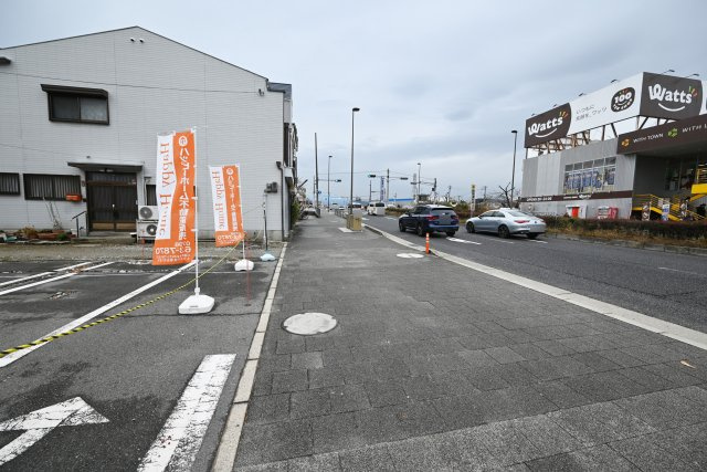 尼崎市昭和通9丁目建築条件無し土地の前面道路含む現地写真|国道2号線に面しています。
