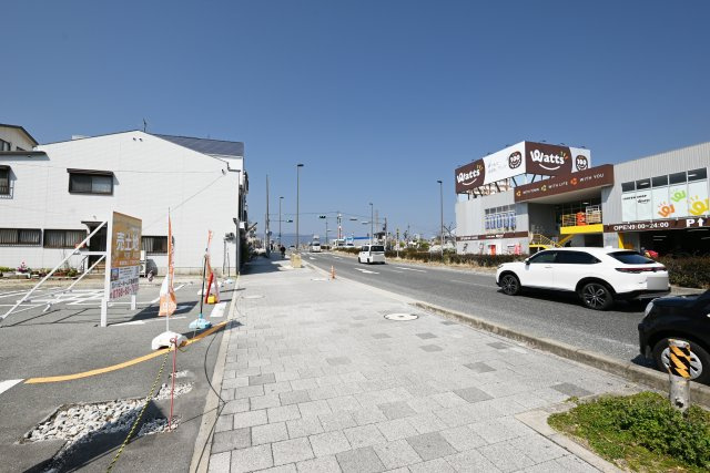 尼崎市昭和通9丁目建築条件無し土地の前面道路含む現地写真|国道2号線に面しています。