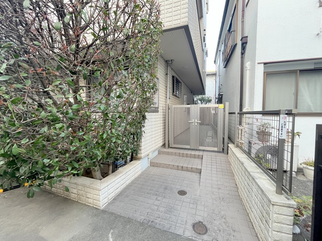 メゾン　ラミューズのその他共用部分|★門扉＆オートロック付きのエントランス★