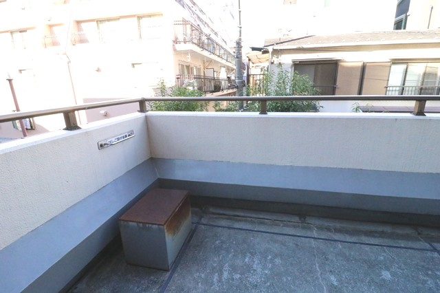 【バルコニー】