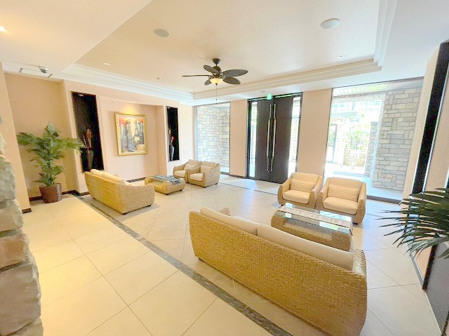 レオングラン新大阪レジデンスのエントランス