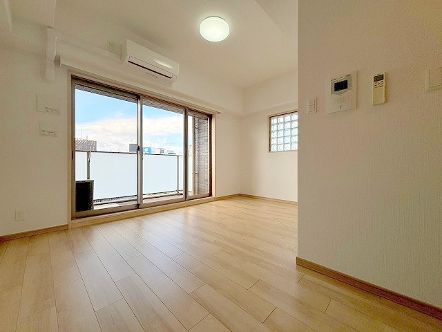 レオングラン新大阪レジデンスの洋室