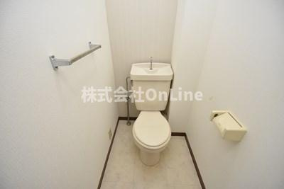 八尾市太田３丁目の賃貸マンションのトイレ