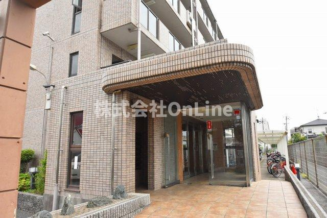八尾市太田３丁目の賃貸マンションのエントランス