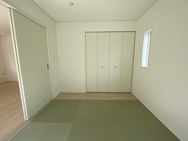 【和室】 | 新築分譲住宅　山形市印役町　第7　全2棟 | 【Japanese style room】
家事スペースやお子様の遊び場として、または客室として、大活躍間違いなしの和室。注目されているダイヤロン畳を使用。傷みづらくダニやカビの発生も抑えてくれます◎