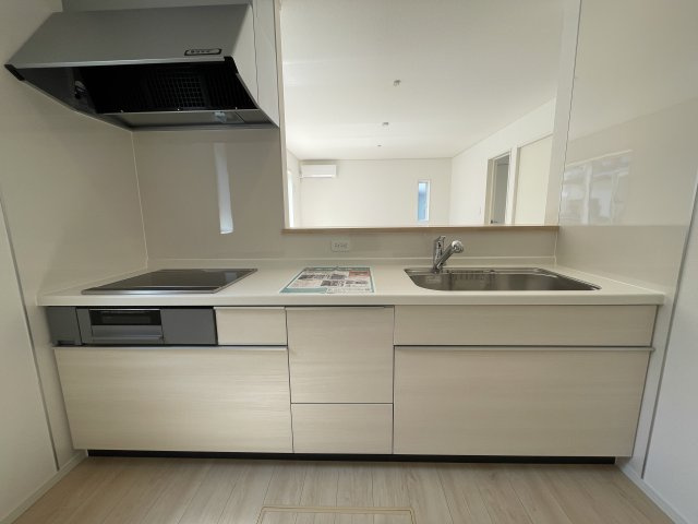 【内観：施工例】 | 新築分譲住宅　山形市印役町　第7　全2棟 | 【Japanese style room】
家事スペースやお子様の遊び場として、または客室として、大活躍間違いなしの和室。注目されているダイヤロン畳を使用。傷みづらくダニやカビの発生も抑えてくれます◎