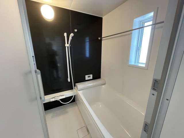 【内観：施工例】 | 新築分譲住宅　山形市印役町　第7　全2棟 | 【Counter Kitchen】
お料理を効率的に、楽しく。ママの毎日のお料理を効率的にしてくれる動線は「１分でも家事の時間を短縮したい」という思いを叶えてくれます(*^-^*)